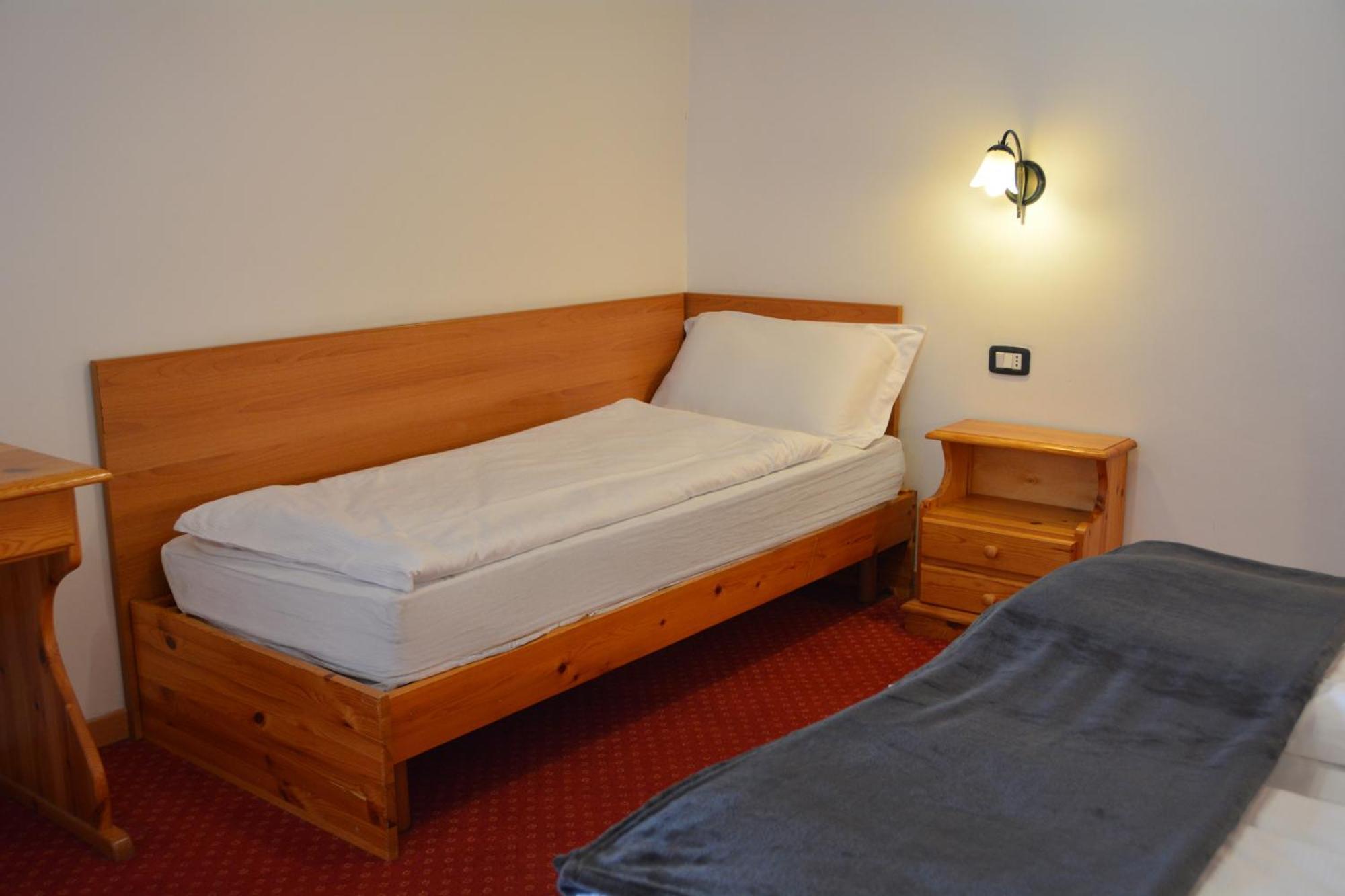 Hotel Polsa Brentonico Esterno foto