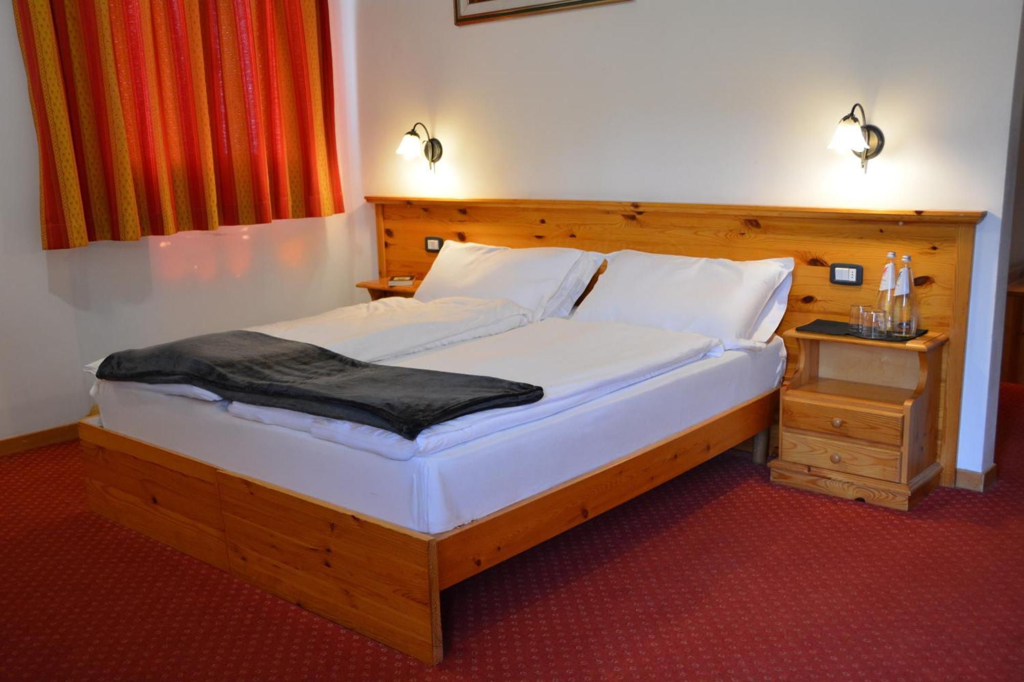 Hotel Polsa Brentonico Esterno foto